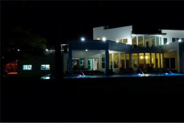 Stunning Absolute beachfront house for Sale - 920121030-3