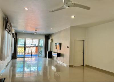 House with swimming pool REDUCE the price from 3.9 MB to 3.7 MB. - 920281001-320