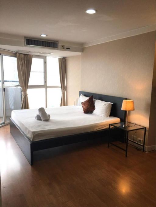 Pet Friendly  For Rent 3 Bed 2 Bath Condo Waterford Diamond Sukhumvit 30/1 Close to BTS Phrom Phong/Thonglor