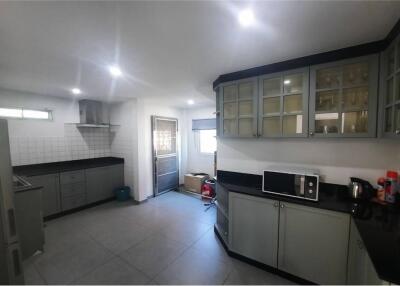 2 Storey house for sale Soi Noen Plub Wan