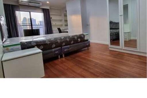 High-rise Liberty Park II Soi 11 Sukhumvit Apartment for Rent