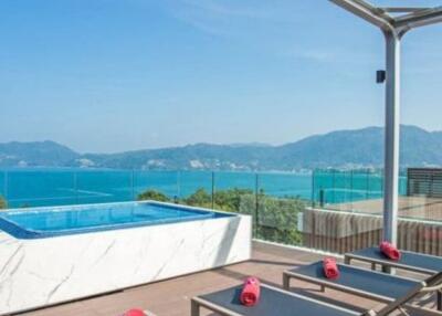 Luxury Sea View Penthouse with Private Jacuzzi