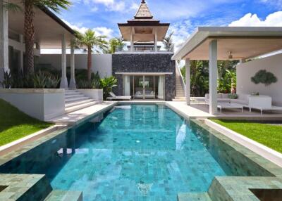 Tropical Balinese Style Villas near Layan