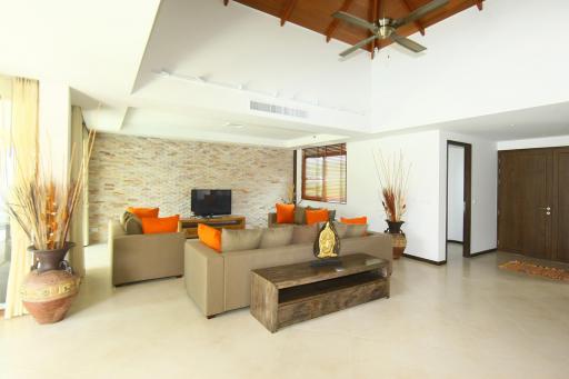 4 Bedroom Pool Villa in Cherngtalay