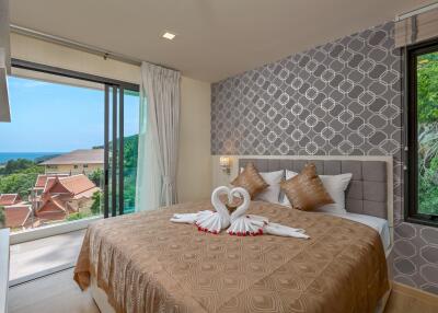 Sea-view penthouse suite with a plunge pool in Kata