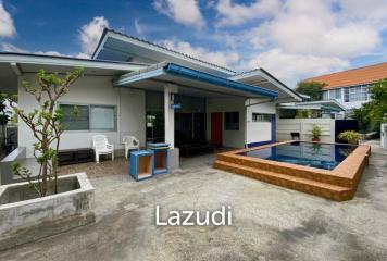 Beachside: 4 BR, 2 Pool Villa + House, Pran Buri