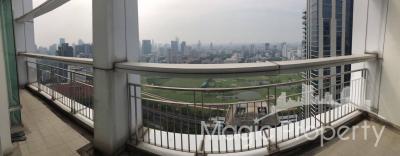 4 Bedrooms Duplex Penthouse For Sale in Baan Rajprasong Condominium, Pathum Wan, Bangkok