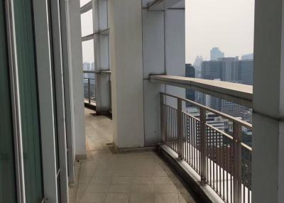 4 Bedrooms Duplex Penthouse For Sale in Baan Rajprasong Condominium, Pathum Wan, Bangkok