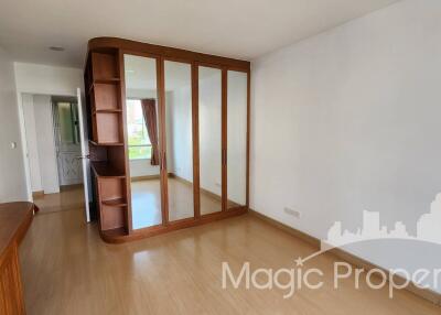 2 Bedrooms Condominium For Sale in Plus 38, Phra Khanong, Khlong Toei, Bangkok