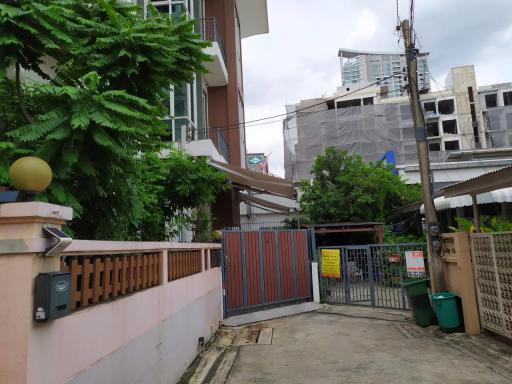 ขายบ้านเดี่ยวราคาถูก กลางเมืองใกล้ MRT รัชดาภิเษก