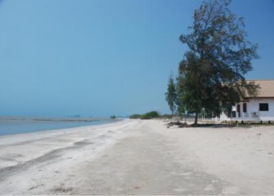 Land for sale near the beach It is very suitable for a holiday home or Pool Villa.