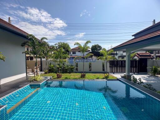 4 Bedrooms House in Baan Baramee Na Jomtien H010829