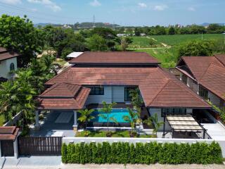 4 Bedrooms House in Baan Baramee Na Jomtien H010829