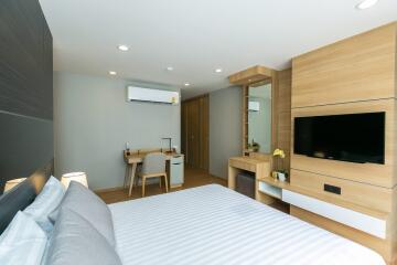 For RENT : Bliss by the Opus / 3 Bedroom / 2 Bathrooms / 157 sqm / 90000 THB [R11758]