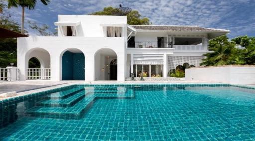 Luxury sea view villa