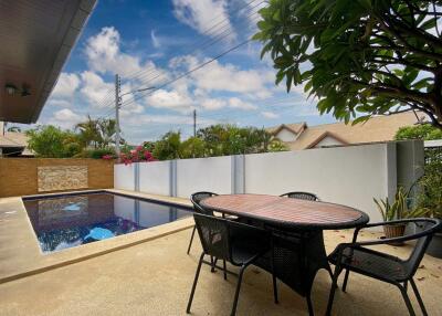 Great Value 4 Bed Pool Villa Near Town