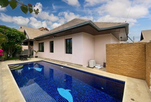 Great Value 4 Bed Pool Villa Near Town