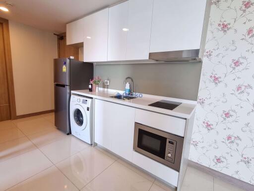 1 Bedroom Condo in The Riviera Wong Amat Beach Wongamat C010655