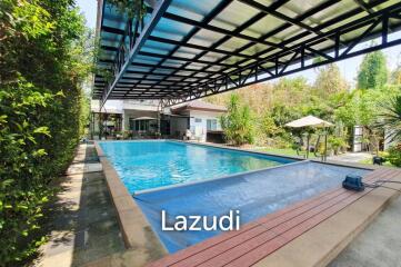 3 Bedroom Large Family Home with Swimming Pool