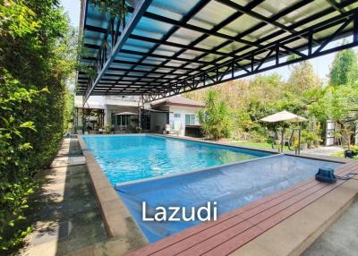 Amazing Property featuring 2 Houses and a Large Swimming Pool