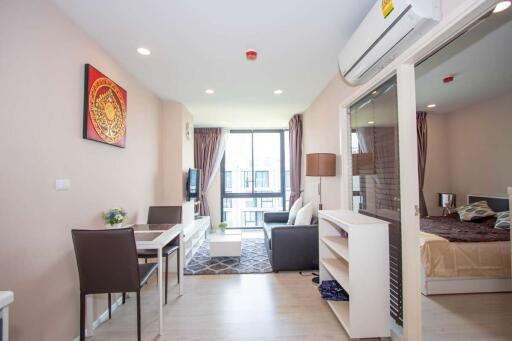 Ultimate Convenience at Nimman by Palm Springs Royal: One Bedroom Condo