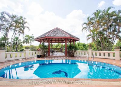 Charming Pool Villa for Sale: Don’t Miss Out!