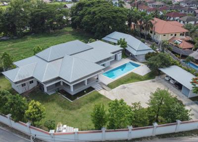 Exquisite Retreat: Luxury Pool Villa on Expansive 2 Rai Plot