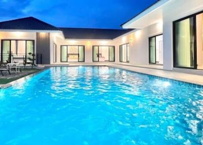 Modern and luxury Poolvilla for sale