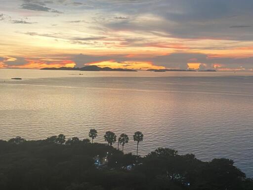 คอนโดริมชายหาด 1 ห้องนอน ปรับปรุงใหม่