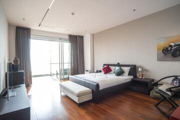 Brand new and renovated 1 bedroom beachfront condo