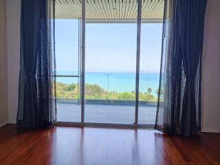 Brand new and renovated 1 bedroom beachfront condo