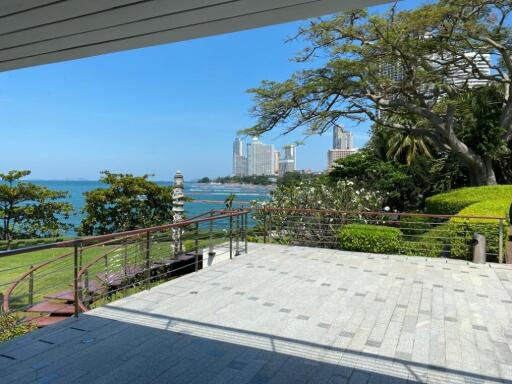 Brand new and renovated 1 bedroom beachfront condo