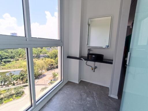 Brand new and renovated 1 bedroom beachfront condo