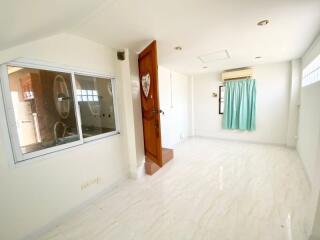 Family house with 3 bedroom in Jomtien