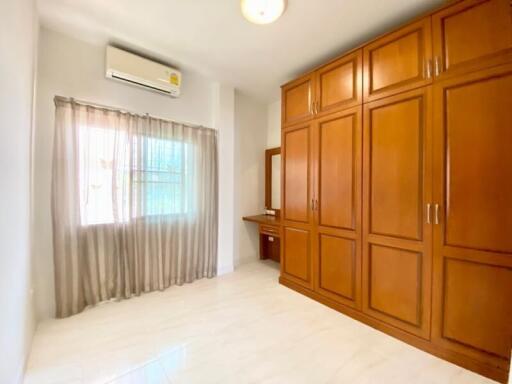 Family house with 3 bedroom in Jomtien