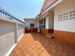 Family house with 3 bedroom in Jomtien