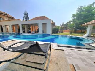 Large property with two Pool Villas