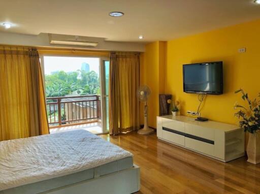 1 bedroom Condo at Pratumnak for Sale