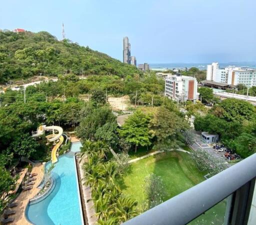 Condo with 2 bedroom at Pratamnak Hill
