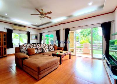 3 Bedrooms House Bang Saray H009745