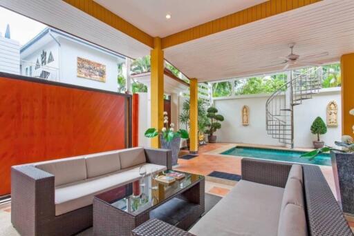 Impressive pool villa in Jomtien for sale