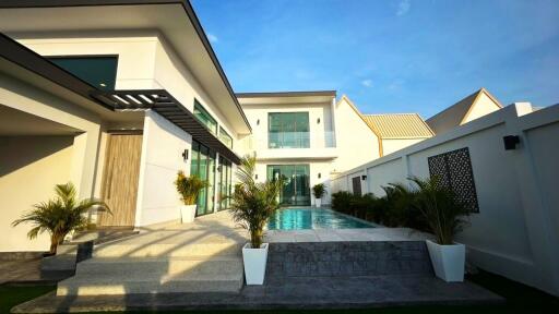 Luxury and private pool villas for sale