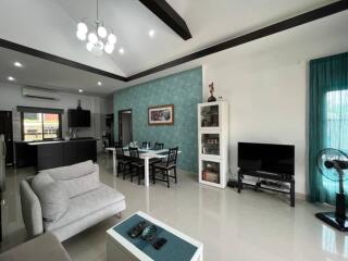 Nice House with Swimming pool in Huay Yai