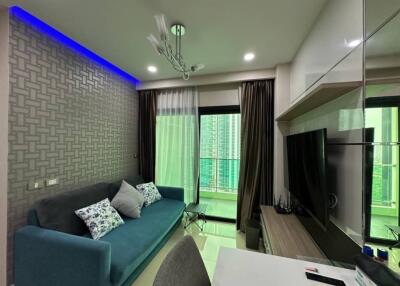 1 bedroom condo with city and sea view in Jomtien