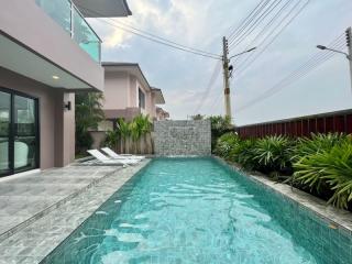 Beautiful pool villa in Huay Yai