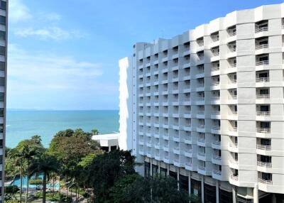 1 bedroom sea view condo at Wongamat Beach