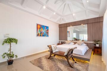 Beautiful 4 Bedroom Pool Villa for sale in East Pattaya