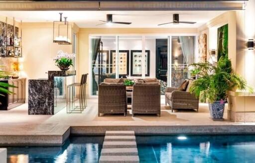 Prestigious 8 bedrooms pool villa in Pong
