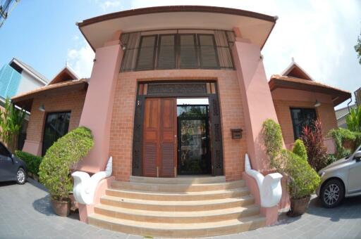 Property consisting of 3 villas for sale