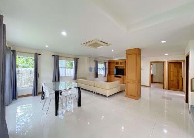 3 Bedrooms House in Green Field Villa 1 East Pattaya H009547